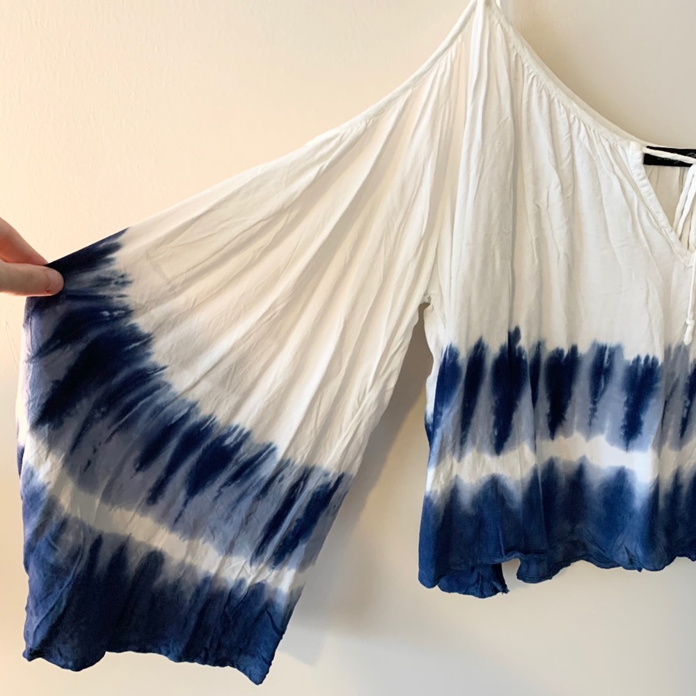 White and blue spaghetti strap flowy top